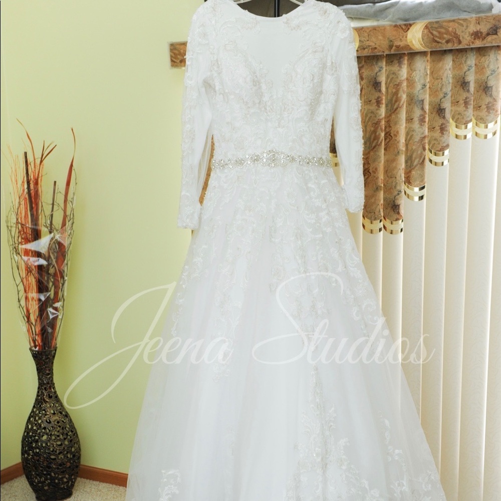 Wedding dress